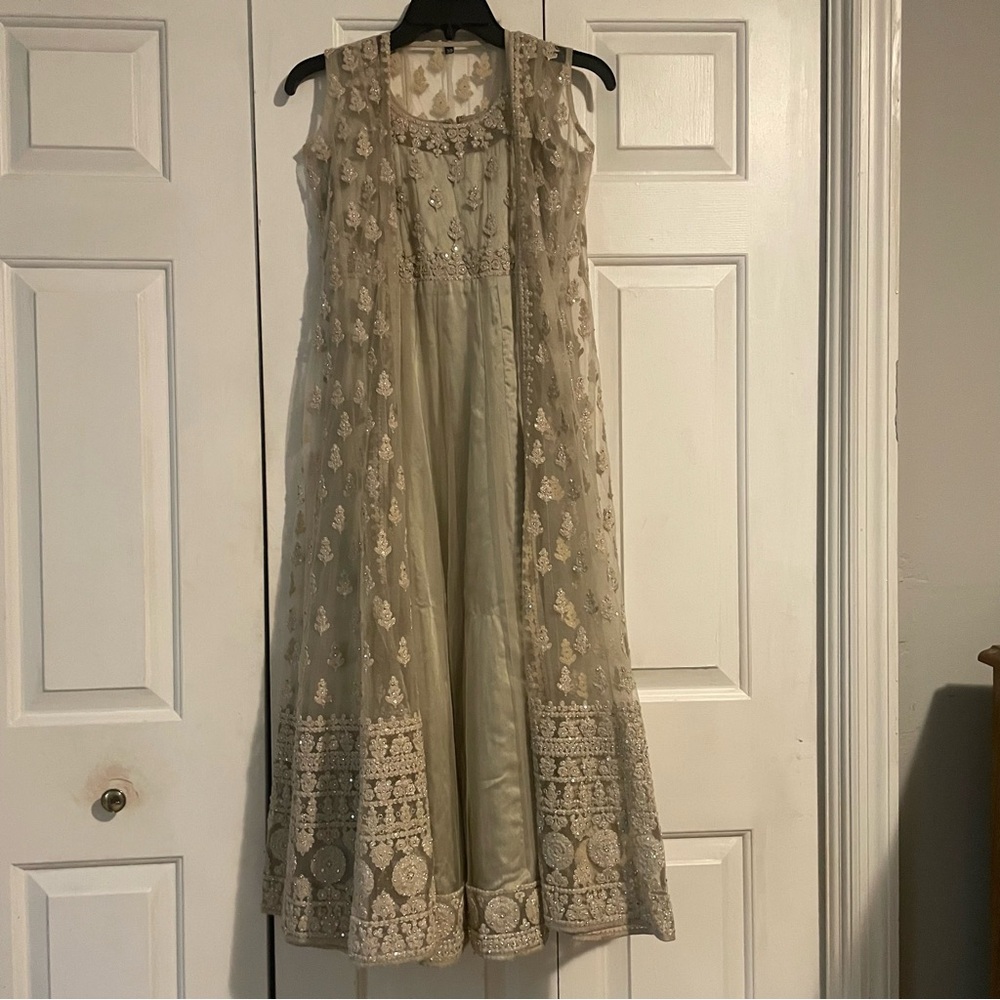 Pakastian Indian Chic Cream metallic Embroidered Maxi two piece dress 30 USA O